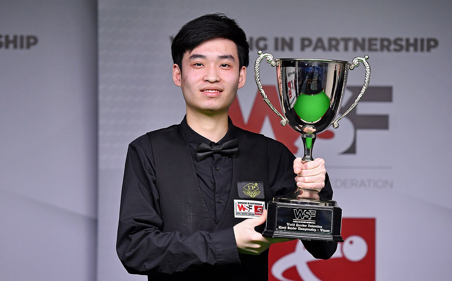 篇报道中指 篇报道中指