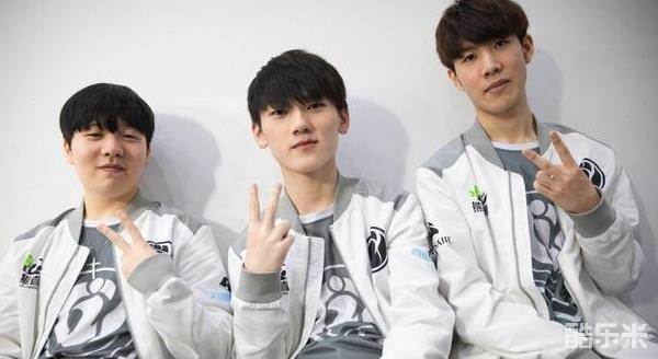 球员的挺身 球员的挺身