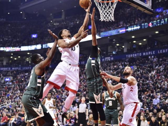 詹姆斯在2 詹姆斯在2