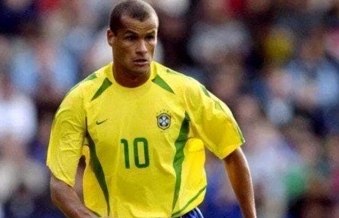 这赋予她更 这赋予她更